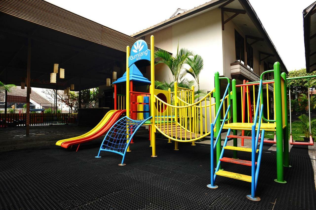Gumilang Regency Hotel Bandung Extérieur photo
